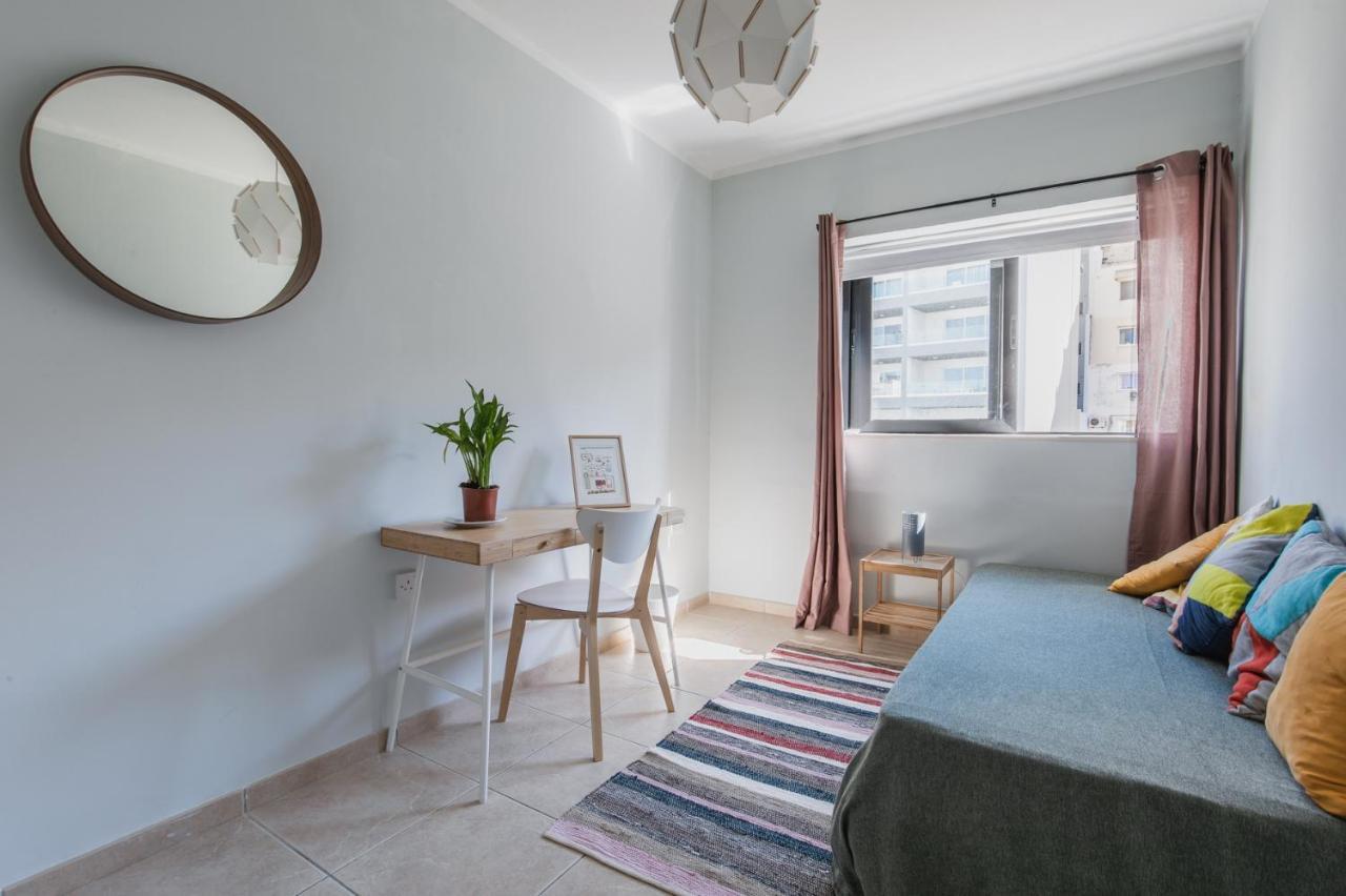 Stylish 3 Bedroom Apartment - St. Julians - 5 Mins From Balluta Bay San Ġiljan Exterior foto